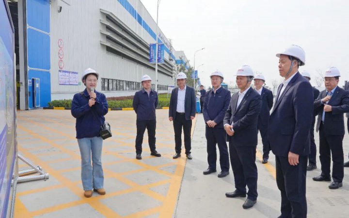 建设银行山东省分行到完美体育-完美（中国）
调研