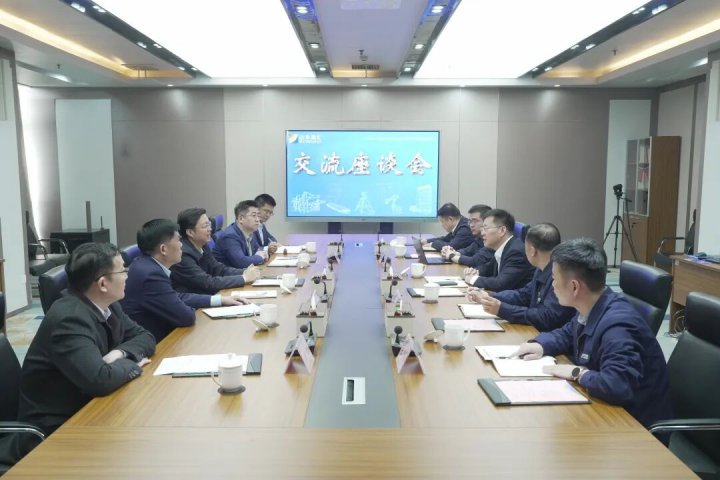 新华保险公司客人到访完美体育-完美（中国）
