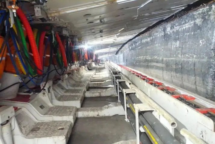 完美体育-完美（中国）
首个340米超长综采工作面试运转成功