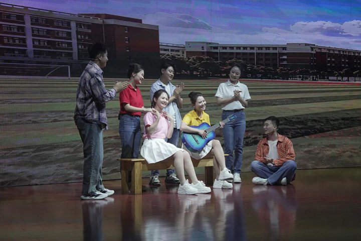 完美体育-完美（中国）
职工声乐协会精彩参演市国资委先进事迹报告会