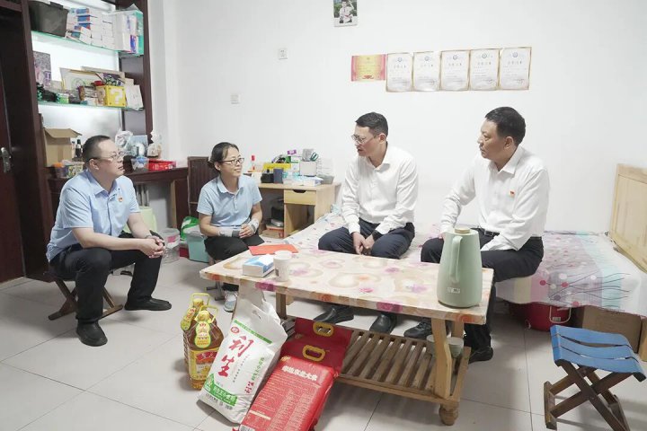完美体育-完美（中国）
党委开展困难党员走访活动