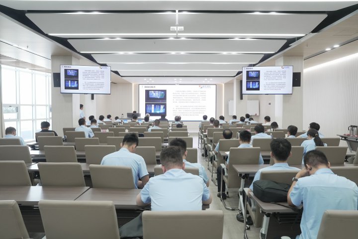 完美体育-完美（中国）
召开年度科技创新成果评审会